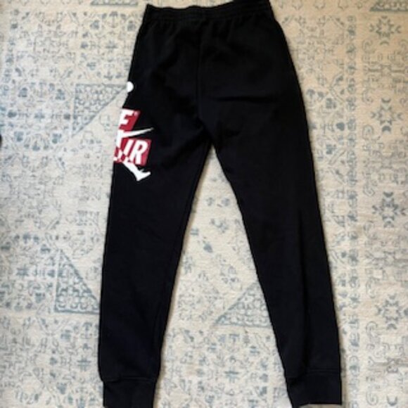 🧡Nike Jordan Black Sweatpants Kids L 12-13 YRS - Picture 3 of 7